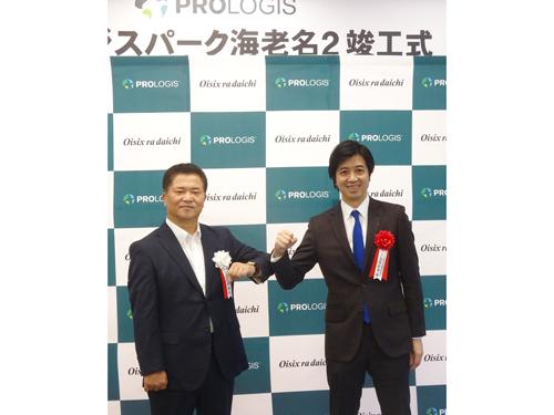 竣工式の様子（写真右＝髙島宏平社長）